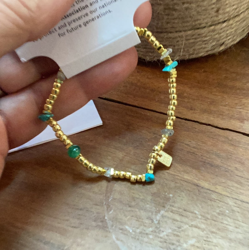 Puravida - Gold bead and stone chip stretch Bracelet